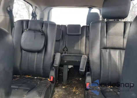 2014 Chrysler Town & Country Touring z USA, uszkodzony, nr VIN 2C4RC1BG8ER237685